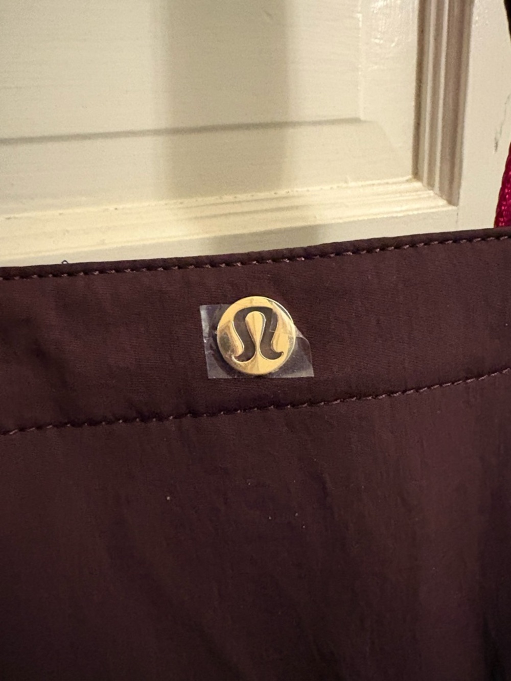 Lululemon Daily Multi-Pocket Tote - chocolate with Bright Pink NWT - Picture 3 of 5